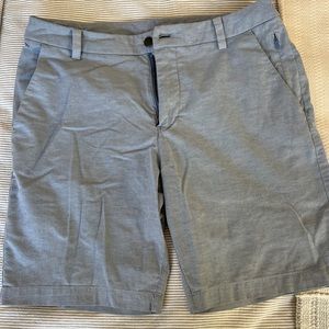 Lululemon men’s shorts commission 7” Oxford